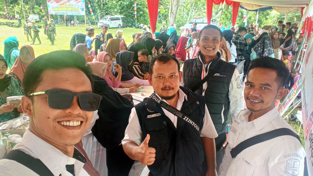 as_norisk's tweet photo. Rabu 19 Februari 2025, Luhkan Andris, kegiatan Gerakan Pangan Murah dalam rangka TMMD ke 123 Kodim  0625, bentuk  pemasaran produk pangan dengan harga terjangkau di langkap lancar Pangandaran
#Luhlapor
#giatluhkansatminkalbogor
@bppsdm_kp 
@brpbatpp_bogor 
@kodam3siliwangi https://t.co/LIRTz9VFm7