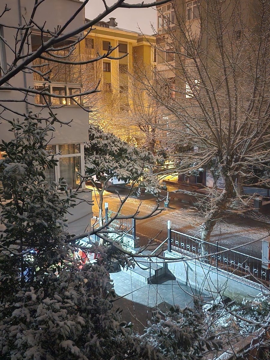 Desire149's tweet photo. @HavaForum Burası harika. ❄️❄️ #İncirli https://t.co/ERYsh5aFDI