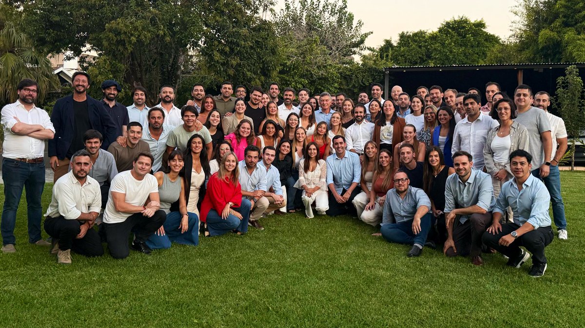 Compartimos un encuentro de dirigentes  federales sub40 del PRO.

Valores y métodos para un cambio serio y duradero.

Convencidos que la gestión de Luján de Cuyo, tiene que replicarse en toda la provincia. 

Gracias <a href="/mauriciomacri/">Mauricio Macri</a> por el tiempo. <a href="/estebanallasino/">Esteban Allasino</a>