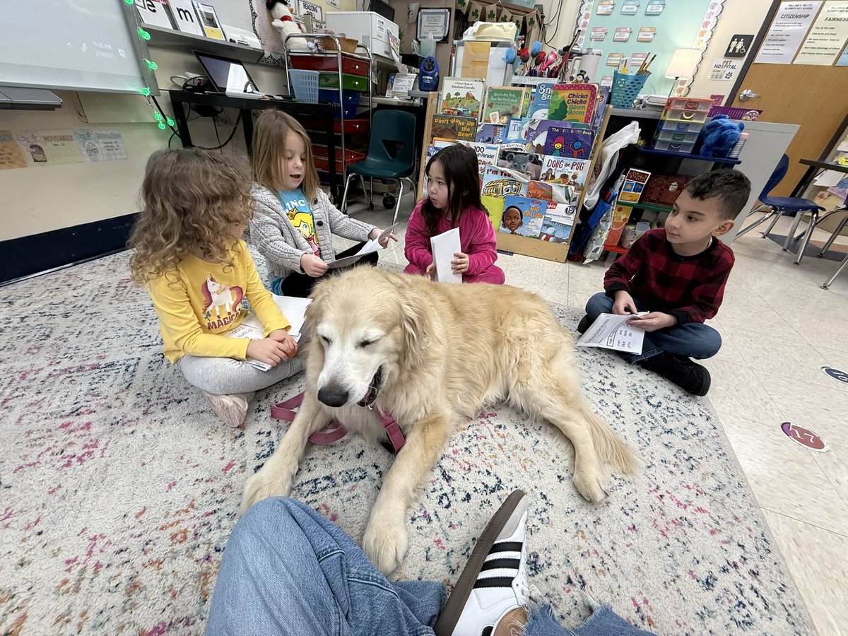 tgenn2601's tweet photo. Reading to our favorite furry friend! #millerob @Millerprin https://t.co/kFnnJSMSBu