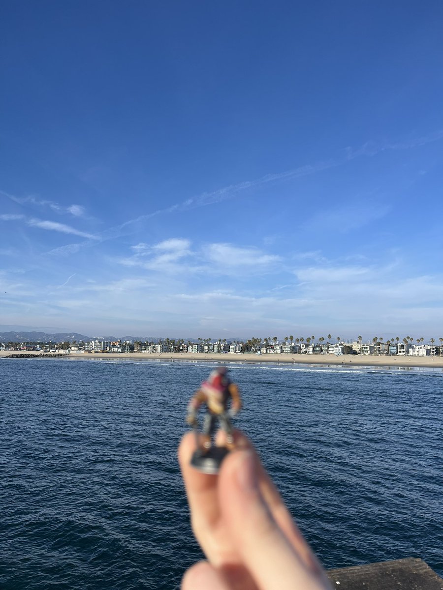 whereiscalroy's tweet photo. calroy is briefly in LA! (the venice boardwalk) https://t.co/ZhIycJet6i