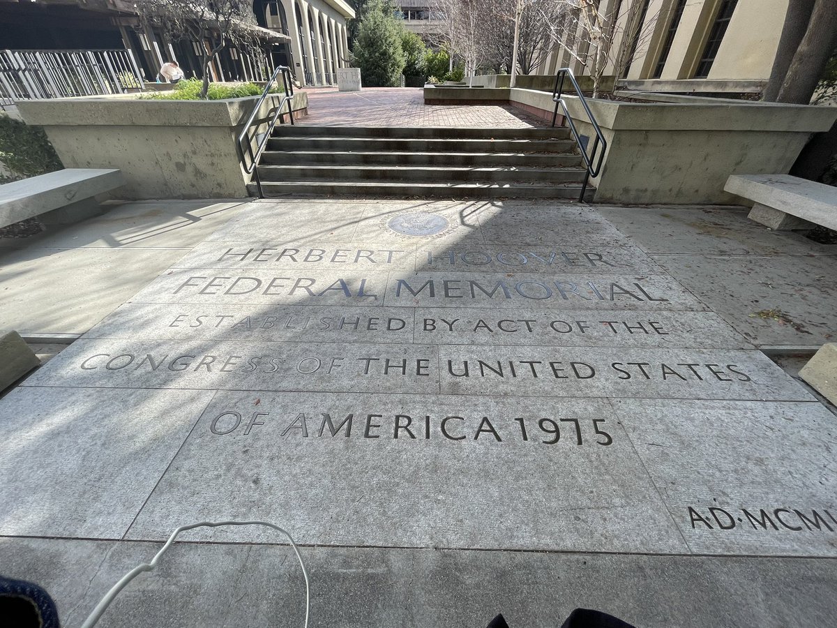 Amon1942's tweet photo. Hoover Tower https://t.co/kmHo7TN5Ng