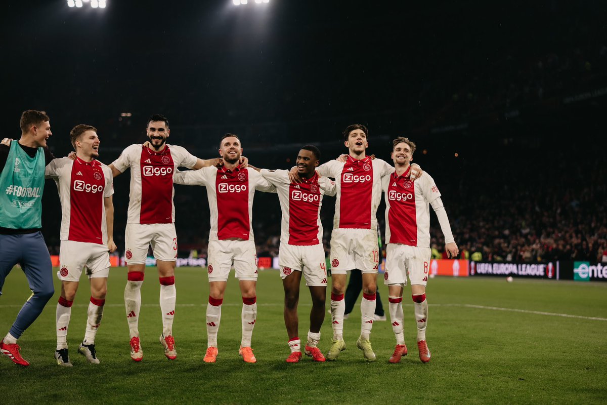 AFCAjax's tweet photo. ‘Ajax Amsterdam, de mooiste club…’ ❤️‍🔥

#UEL #aja https://t.co/kdy0NoiB4n