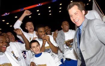 TammyLelek's tweet photo. Guess who’s being inducted into the UTA Hall of Honor?! 🎉 The 07-08 UTA Men’s Basketball team—along with Jason! 🏀 That season saw them win their conference tourney &amp; punch their ticket to March Madness! Grateful to @CoachScottCross for bringing Jason on board that  year!  #CAWT https://t.co/ozxEMQ2dD7