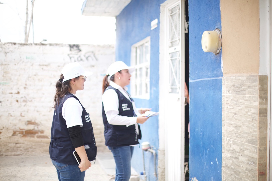 SoyINAEBA's tweet photo. 🚪✨ ¡Arrancan las jornadas "Abre la puerta a tu futuro"! 🎓👦👧

Con el objetivo de recuperar a niñas, niños y adolescentes que han dejado la escuela, el INAEBA se suma con 141 personas y 70 vehículos 🚗📚, tocando puertas y acercando oportunidades educativas en todo Guanajuato. https://t.co/IJZ9Tvu799