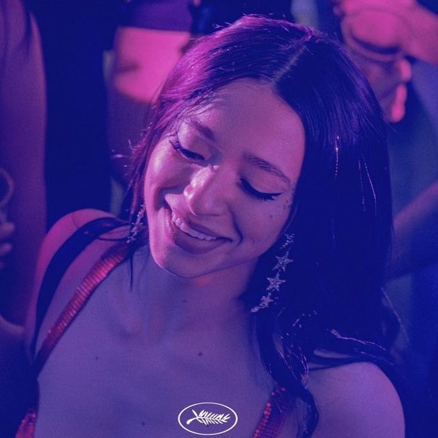 jennaslipfreckl's tweet image. tara has a new girlfriend