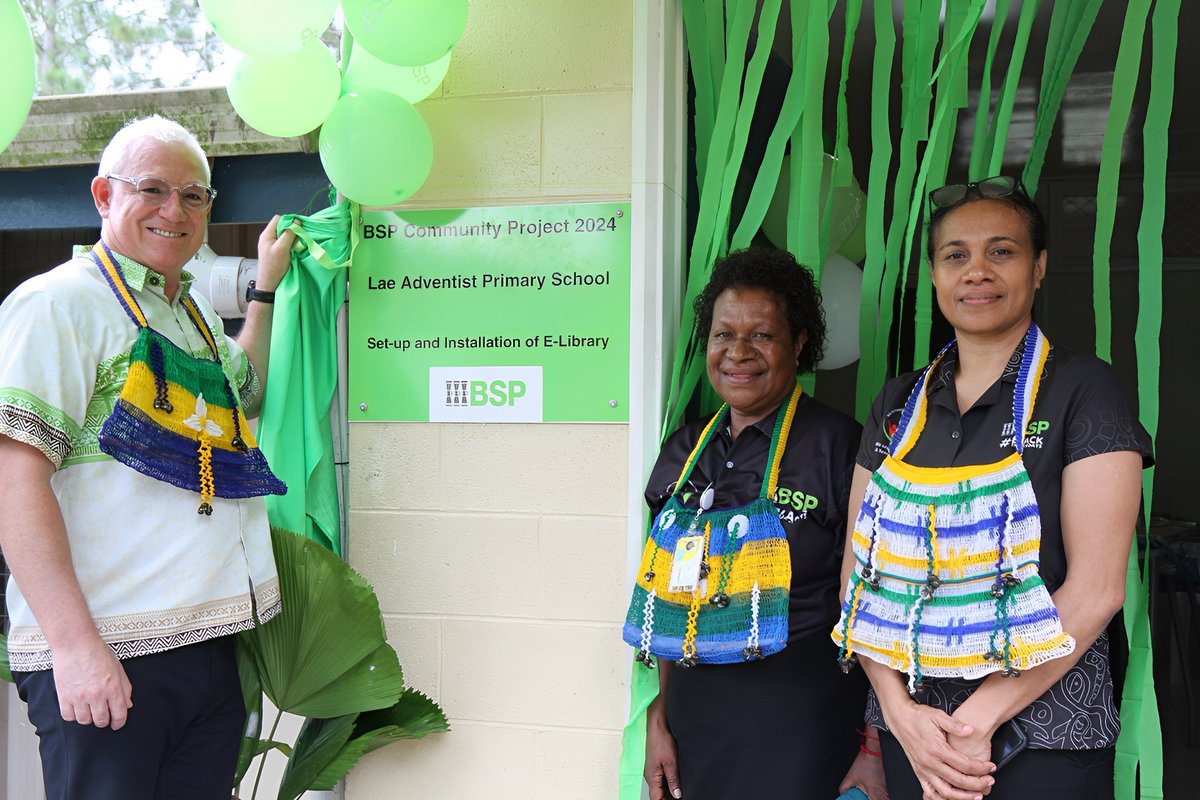 BSPPacific's tweet image. BSP PNG | Lae Adventist Primary School in Morobe received an e-library kit with eight desktop computers on 20th February 2025, presented by BSP Board members and Lae Top Town Manager Bevilon Homuo. #BSPCommunityProject #LaeTopTown #elibrary #LaeAdventistPrimarySchool