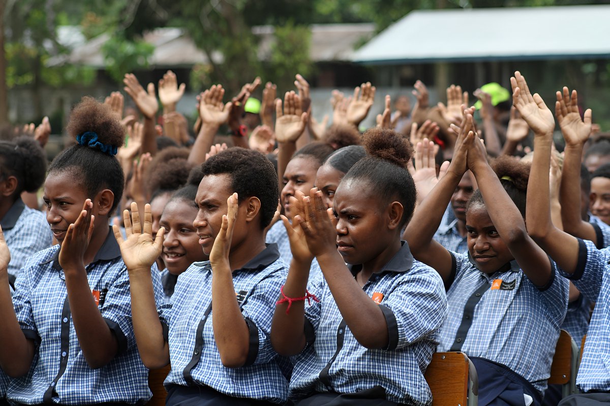BSPPacific's tweet image. BSP PNG | Lae Adventist Primary School in Morobe received an e-library kit with eight desktop computers on 20th February 2025, presented by BSP Board members and Lae Top Town Manager Bevilon Homuo. #BSPCommunityProject #LaeTopTown #elibrary #LaeAdventistPrimarySchool