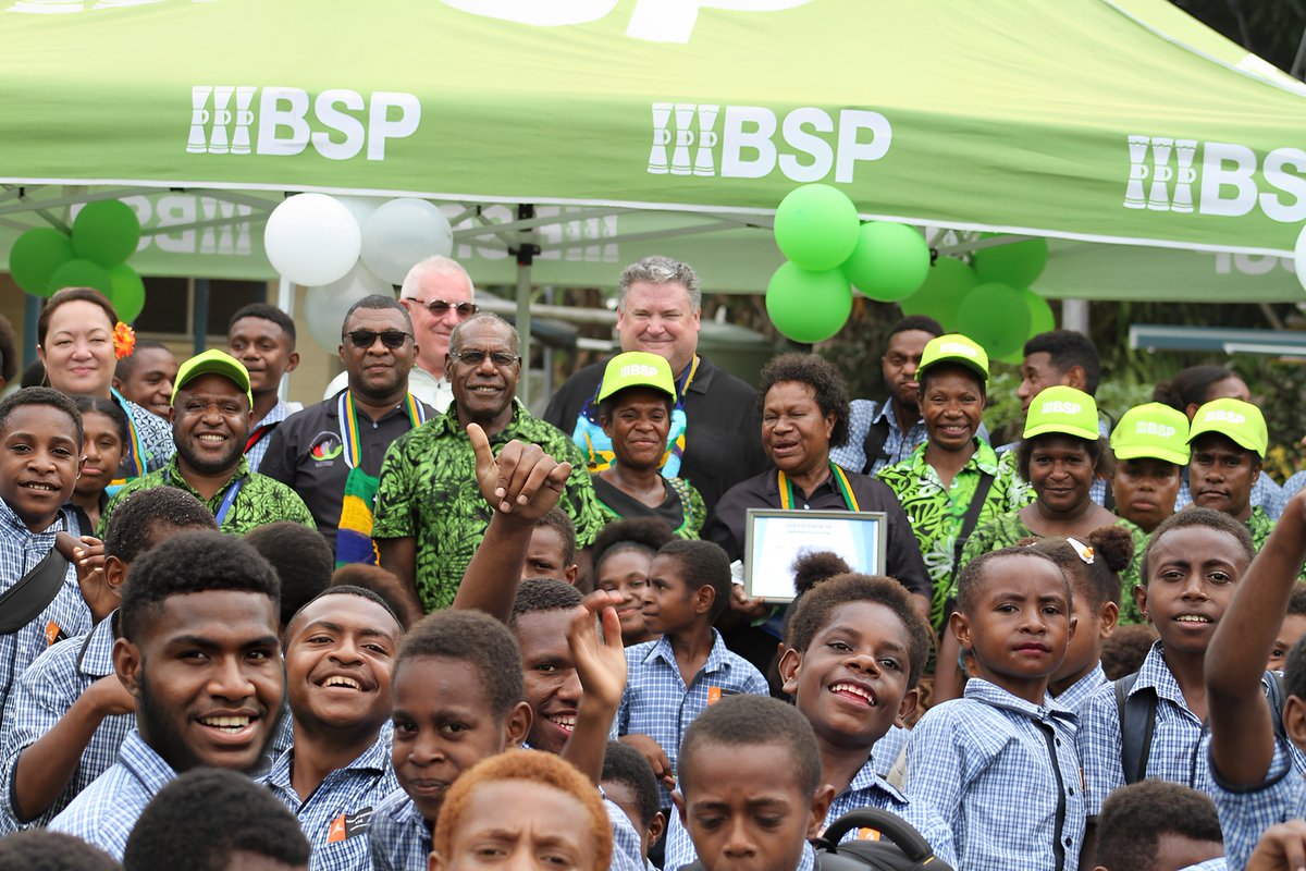 BSPPacific's tweet image. BSP PNG | Lae Adventist Primary School in Morobe received an e-library kit with eight desktop computers on 20th February 2025, presented by BSP Board members and Lae Top Town Manager Bevilon Homuo. #BSPCommunityProject #LaeTopTown #elibrary #LaeAdventistPrimarySchool