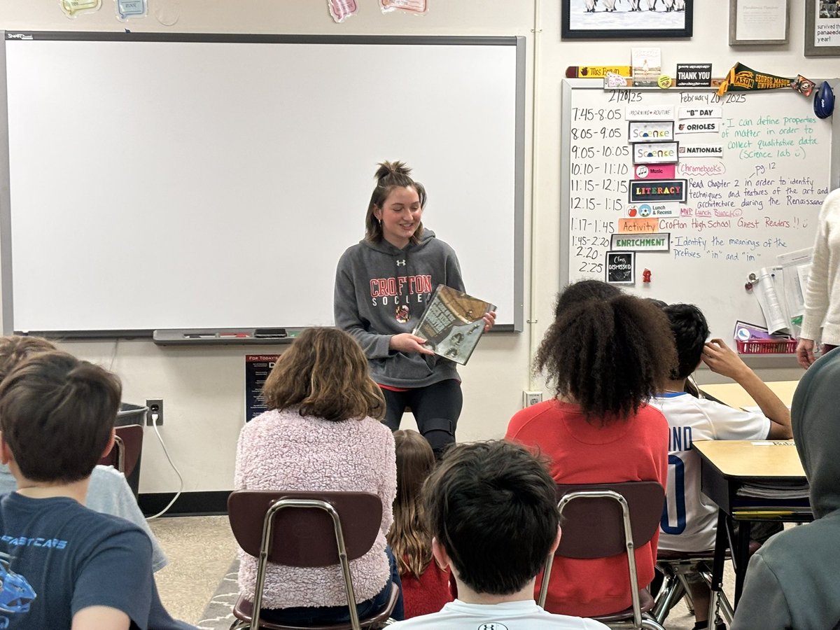 CroftonHsSports's tweet photo. Some of our student-athletes (the big kids π) traveled to @CroftonWoodsES today to read to students. Lots of smiles, excitement, connections made, & re-connecting past teachers. It was a great day! #TogetherCardsFly #WeAreCrHSUnified #CrHSCommUNITY https://t.co/cpI9FCEDut