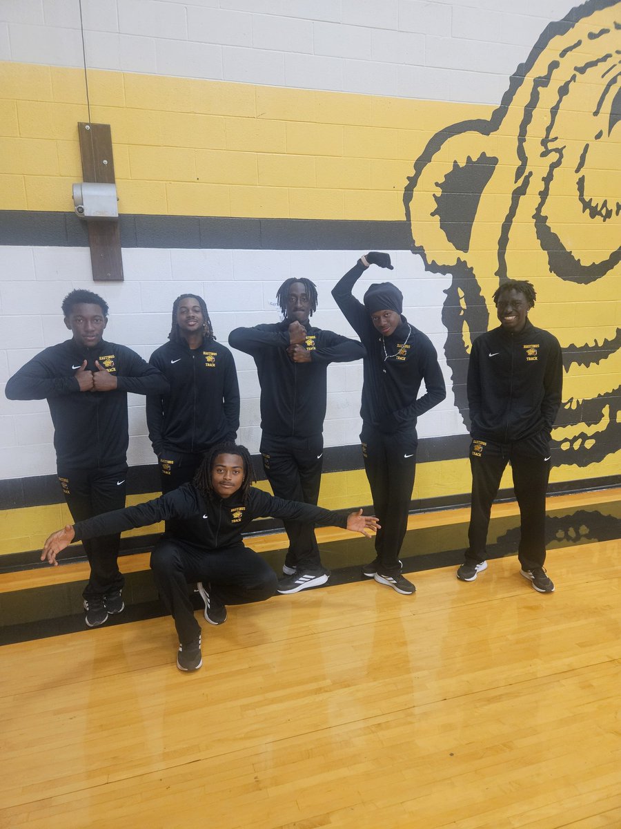 Alief Hastings Boys Track and Field tweet media