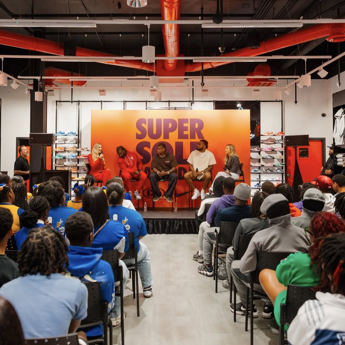corrsilverberg's tweet photo. Thank you for having me @Nike @citygear on the Power of Sport Panel at #SuperBowlLIX  with @kayvont @quincywilliams_  &amp; #Tyjaespears hosted by @ShaundaMusick ✔️ https://t.co/WXNDnhNBS4