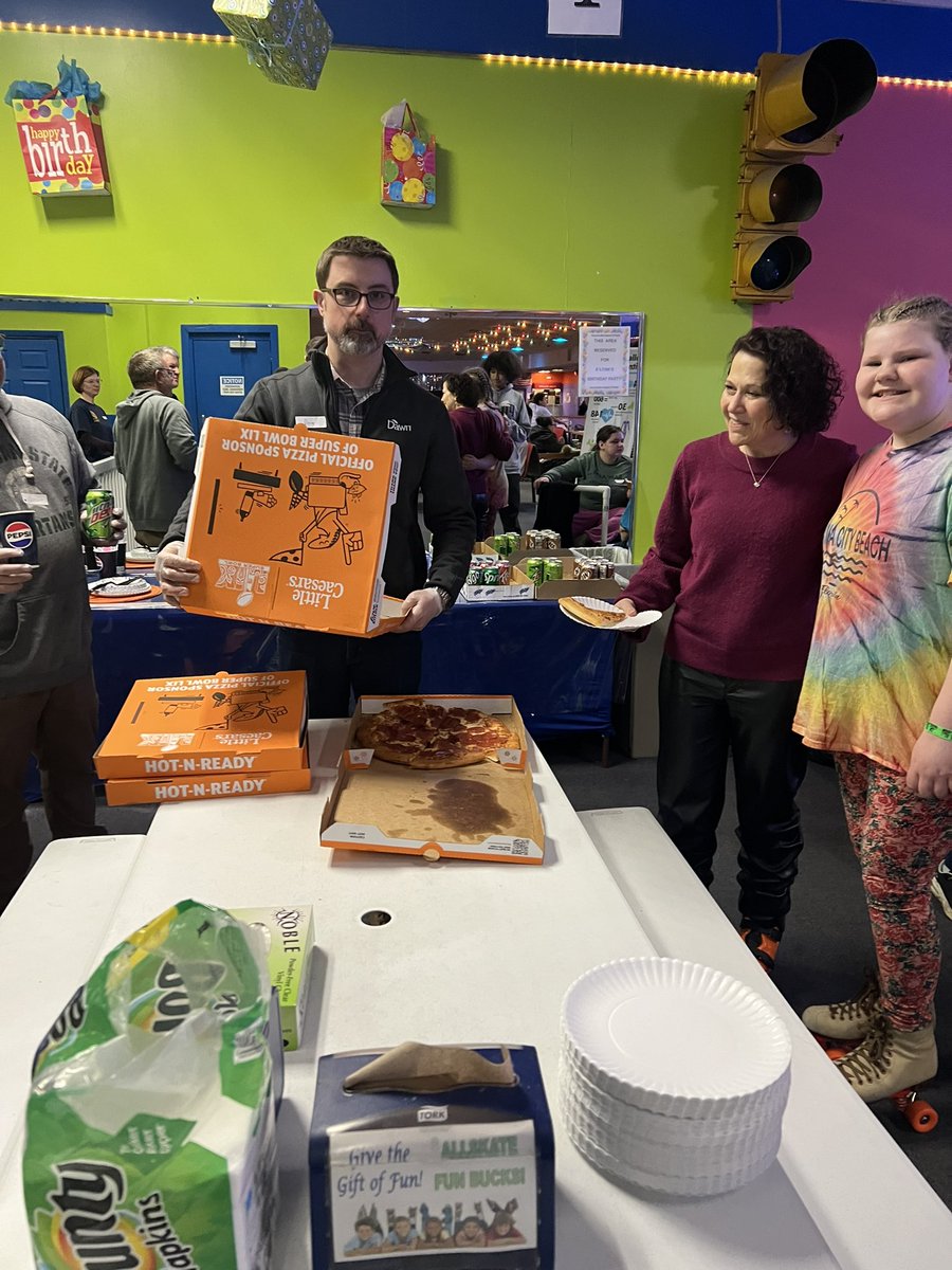 TonyBBBS's tweet photo. Such a great crowd and a wonderful time tonight at the @BBBSJACKSONMI  🛼#RollerSkatingParty  🍕 Thanks @AllskateJackson &amp; #TheJacksonBreakfastRotary #IgnitingPotential #BeaBig  @KathyAAlex @hhjr79 @GaSwartzlander  @JacksonYMCA @SchoolsMichigan https://t.co/vB8pmk3wlY
