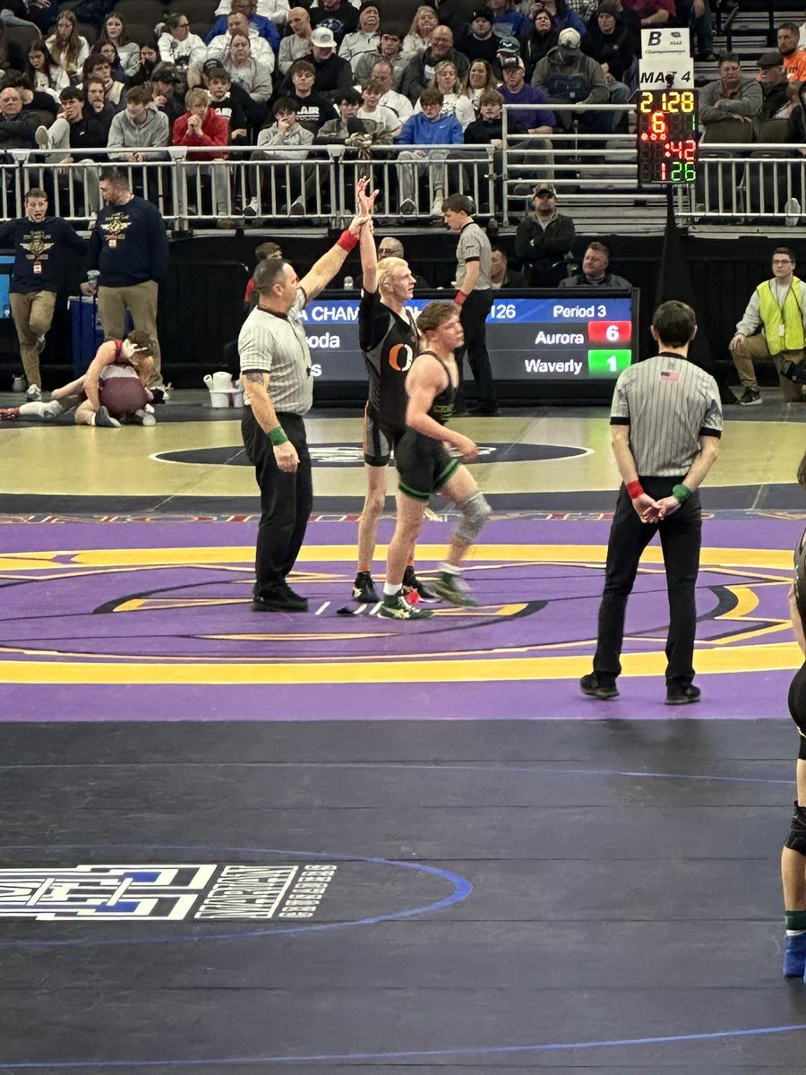 COLE KARLIN!!!!! With a 14-3 victory Cole secures his 3rd state medal and first trip the Friday night semi finals. Good Luck Cole!! #orangemenwrestling