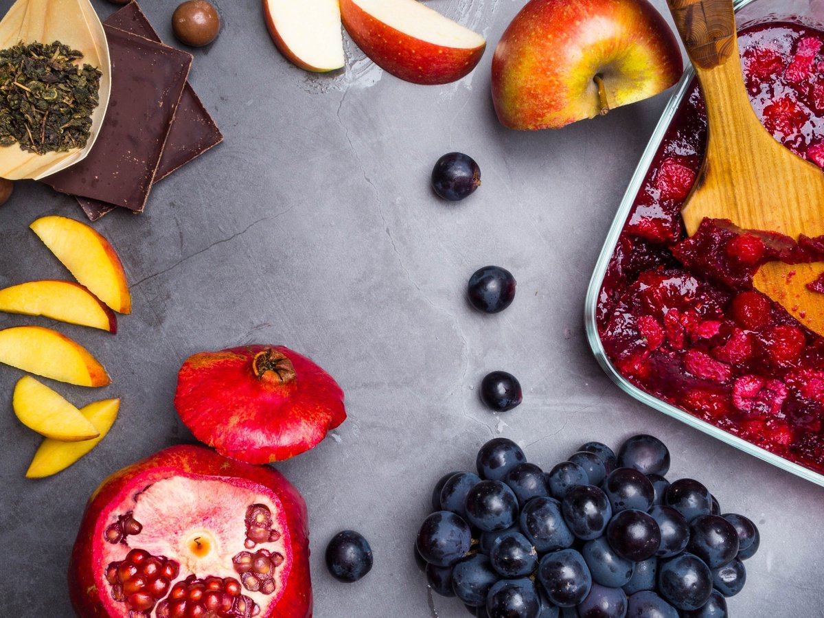 NewsMedical's tweet image. Eating more flavonoids may slow aging and boost brain health, study finds 🫐🍷🍏 news-medical.net/news/20250220/… #HealthyAging #Flavonoids #Nutrition #Brain #Health #Longevity #Wellness #PlantBased #AntiAging #Superfoods @AJCNutrition @nutritionorg
