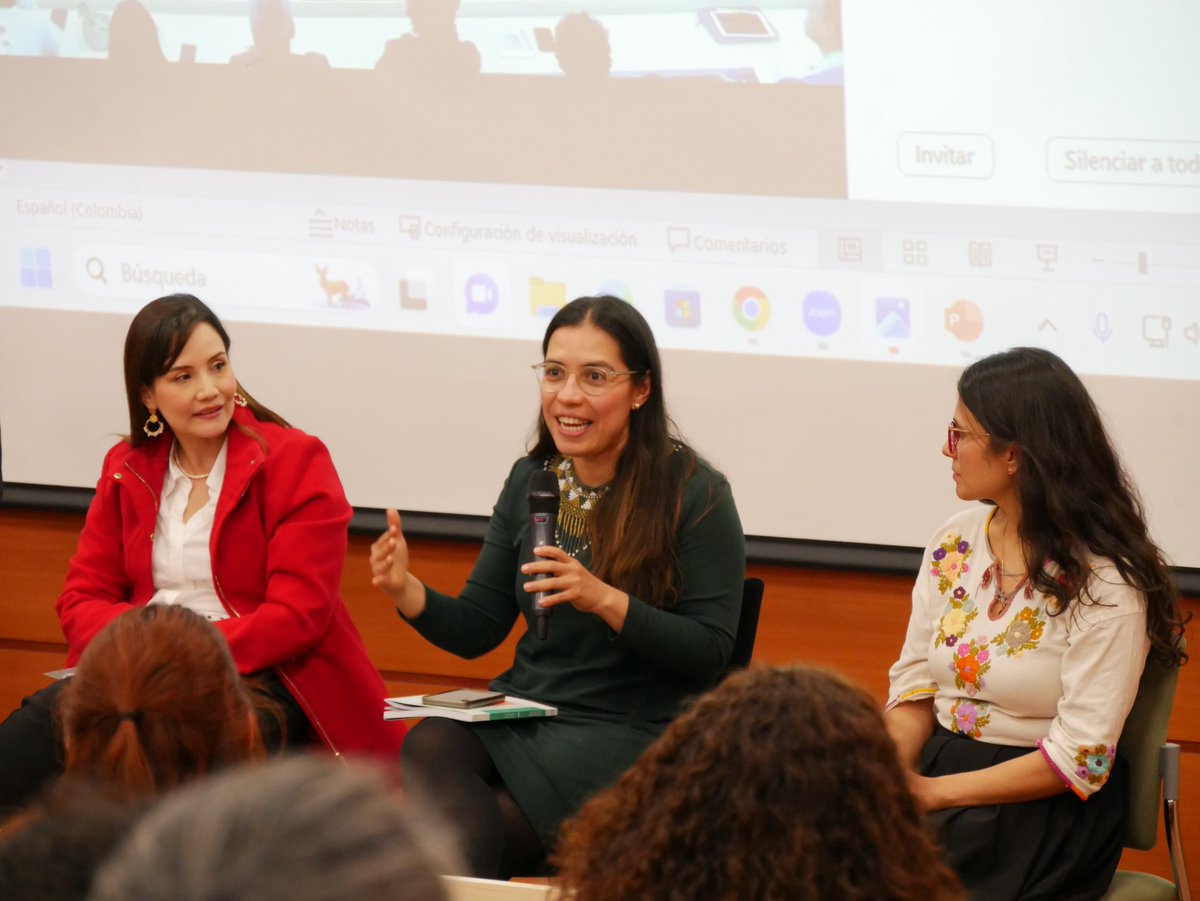 Cider Uniandes (@cideruniandes) on Twitter photo 1️⃣4️⃣ Nadia Combariza Díaz (<a href="/NadiaCombariza/">Nadia C. Combariza D.</a> ): "La transición justa no es un concepto fijo. Es dinámico, cambiante y, en ocasiones, disputado. Puede impulsar transformaciones o ser usado para legitimar desigualdades." 🧐📖 #TransiciónJusta 1️⃣4️⃣ Nadia Combariza Díaz (<a href="/NadiaCombariza/">Nadia C. Combariza D.</a> ): "La transición justa no es un concepto fijo. Es dinámico, cambiante y, en ocasiones, disputado. Puede impulsar transformaciones o ser usado para legitimar desigualdades." 🧐📖 #TransiciónJusta