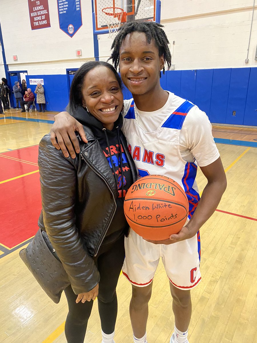 Congratulations to senior captain Aiden White on scoring his 1,000 point tonight. Incredible accomplishment for “Ace”.