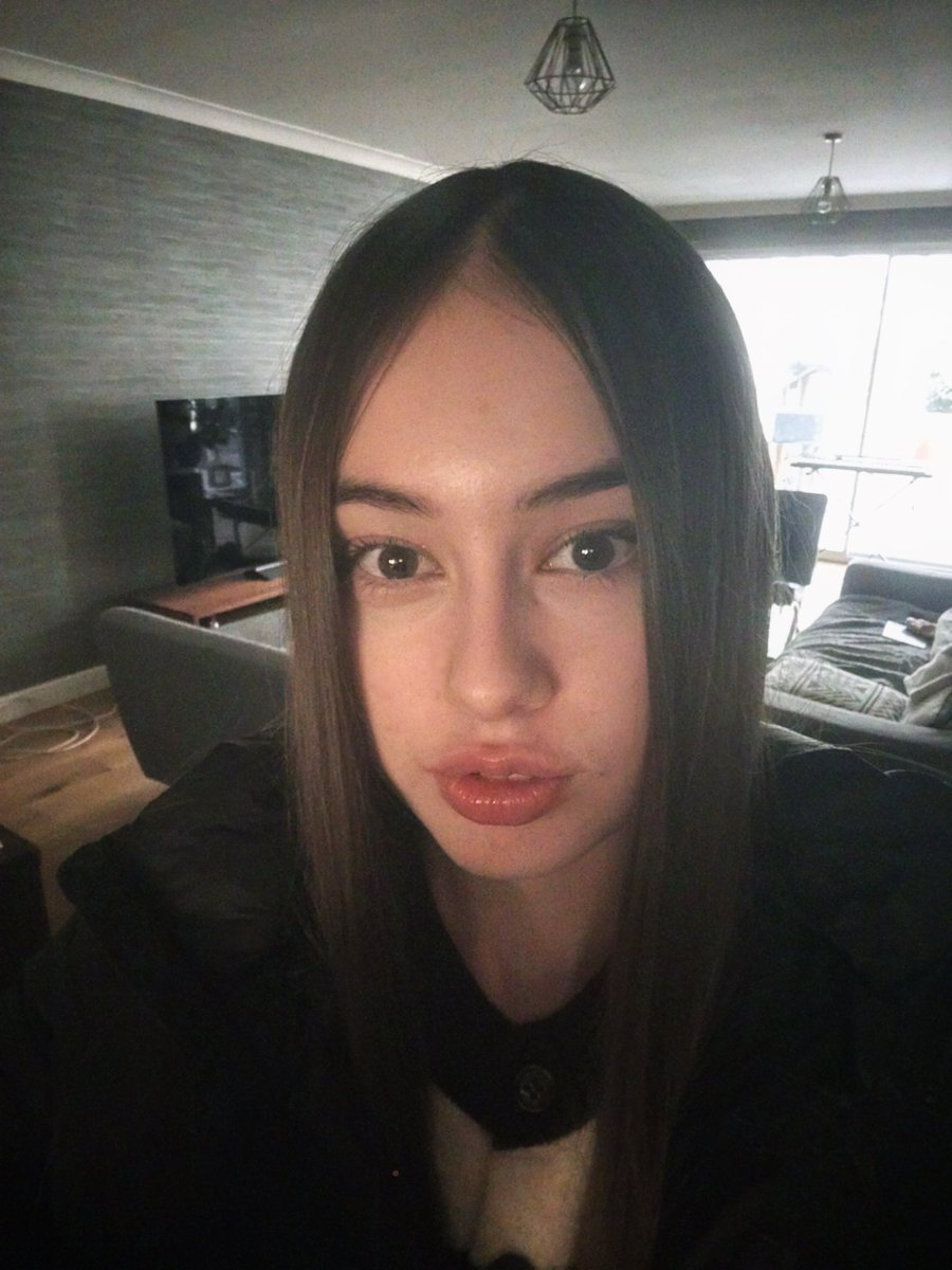 chlilac8's tweet photo. ️
#09L #09녕생 #15살 #170cm #45kg #ENFP #캐스팅 #케이팝아니돌재질  #신인개발팀  #가수지망생 https://t.co/kehPWIcpg6
