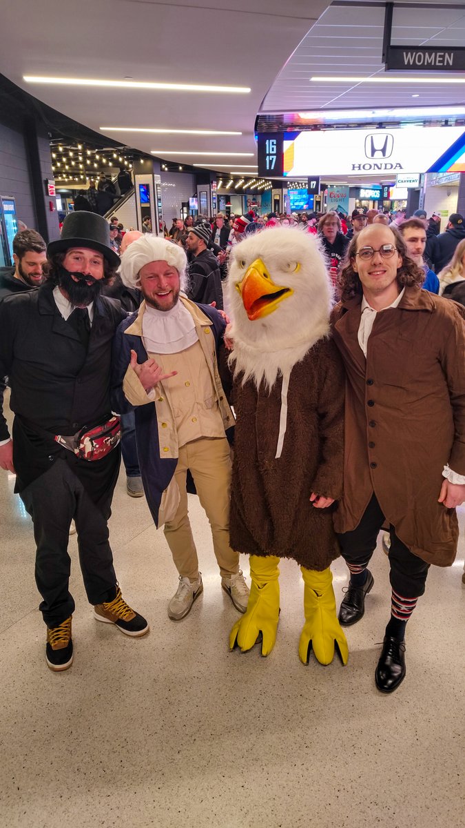 Boston Bruins tweet media