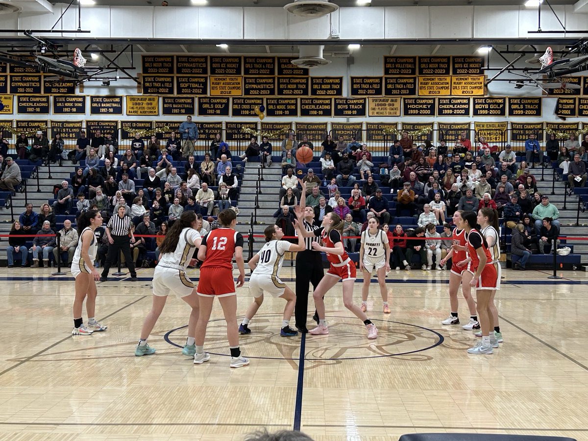 Senior Night underway at ⁦<a href="/EHSHornetPride/">Patrick Merriam</a>⁩ as the Hornets take on ⁦<a href="/cvuredhawks/">CVU RedHawks</a>⁩ #vthsbasketball