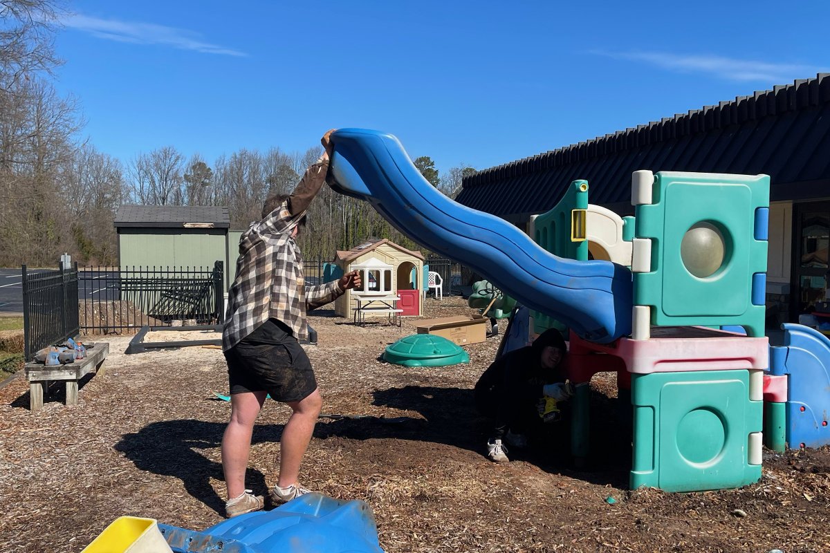 RyanH_71's tweet image. Had a great time giving back with my teammates earlier this week! A few of us from @nwestfootball volunteered to help tear down an old playground set for a local church. Hard work, but worth it to support our community. Proud to be a part of a great team! @ben_biggs13