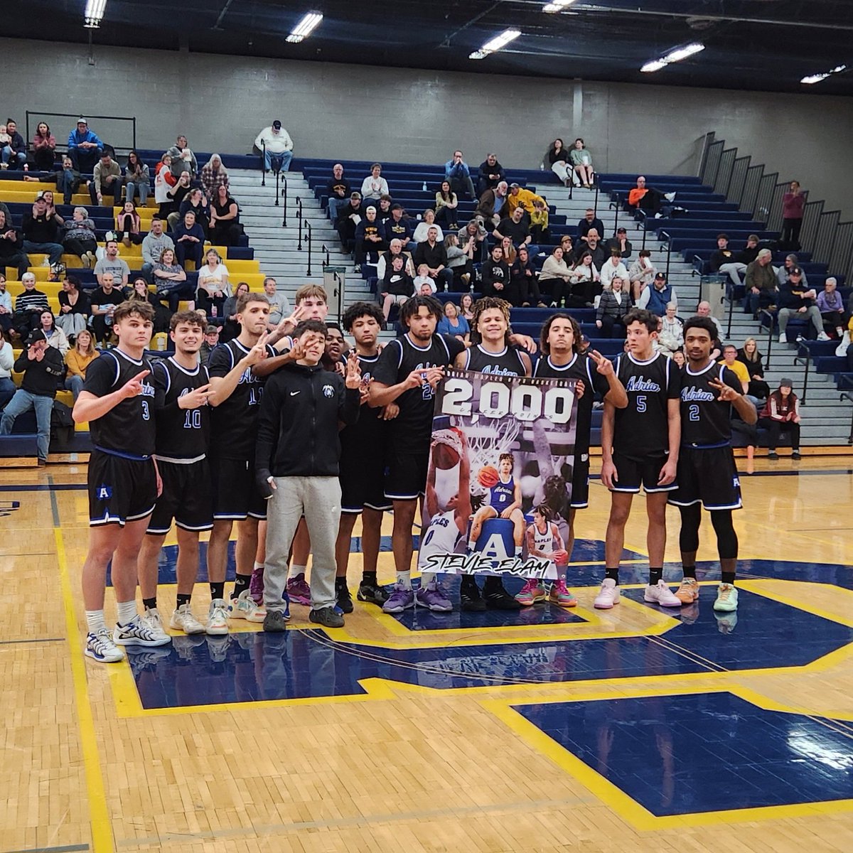 Congrats to <a href="/Stevie_Elam/">Stevie Elam</a> on scoring his 2,000th Career Point tonight!

<a href="/CoachBartLundy/">Bart Lundy</a> <a href="/965TheCave/">96.5 The Cave</a> <a href="/alleyesonuhoops/">Steve Schwanda</a> <a href="/BankHoops/">Bank Hoops - Stephen Bell</a> <a href="/BrzezinskiAlec/">Alec Brzezinski</a> <a href="/Ccampbell349/">Casey Campbell</a> <a href="/HankampScott/">Scott Hankamp</a> <a href="/jgilbertsport/">Jonathon Gilbert</a> <a href="/lenaweesports/">Telegram Sports</a> <a href="/MaplesBoysbball/">Maples Boys Basketball</a> <a href="/midwestprephoop/">Midwest Prep Hoops</a> <a href="/PrepHoopsMI/">Prep Hoops Michigan</a> <a href="/TheDZoneBBall/">The D Zone Basketball</a>