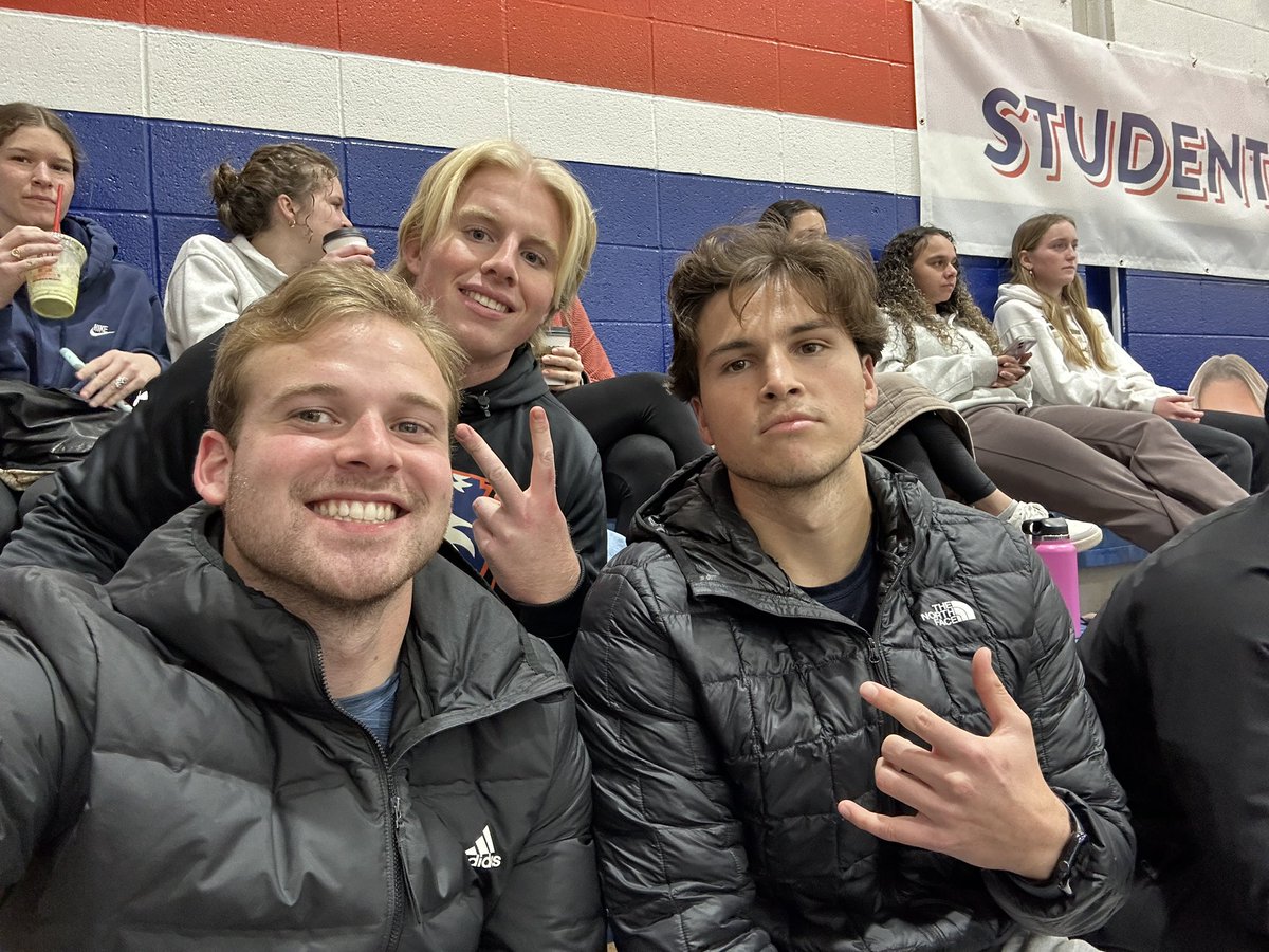 Huskies supporting huskies! 
<a href="/HCUFootball/">HCU Football</a> <a href="/HCUCoachBachtel/">Coach Jason Bachtel</a> 
#TheStandard