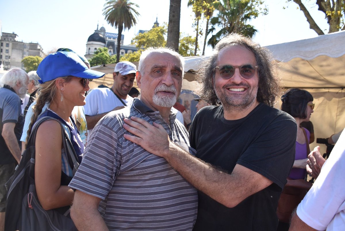 Hoy en la ronda de las <a href="/MadresPlaza/">Asociación Madres de Plaza de Mayo Mar del Plata</a> respaldaron a <a href="/roccocarboneOK/">Rocco Carbone</a> tras la prohibición de la presentación de su libro #Lanzallamas en #MarDelPlata. Nosotros estuvimos junto ellas y junto a el. <a href="/pcaarg/">Partido Comunista de la Argentina - Cuenta Oficial</a>
