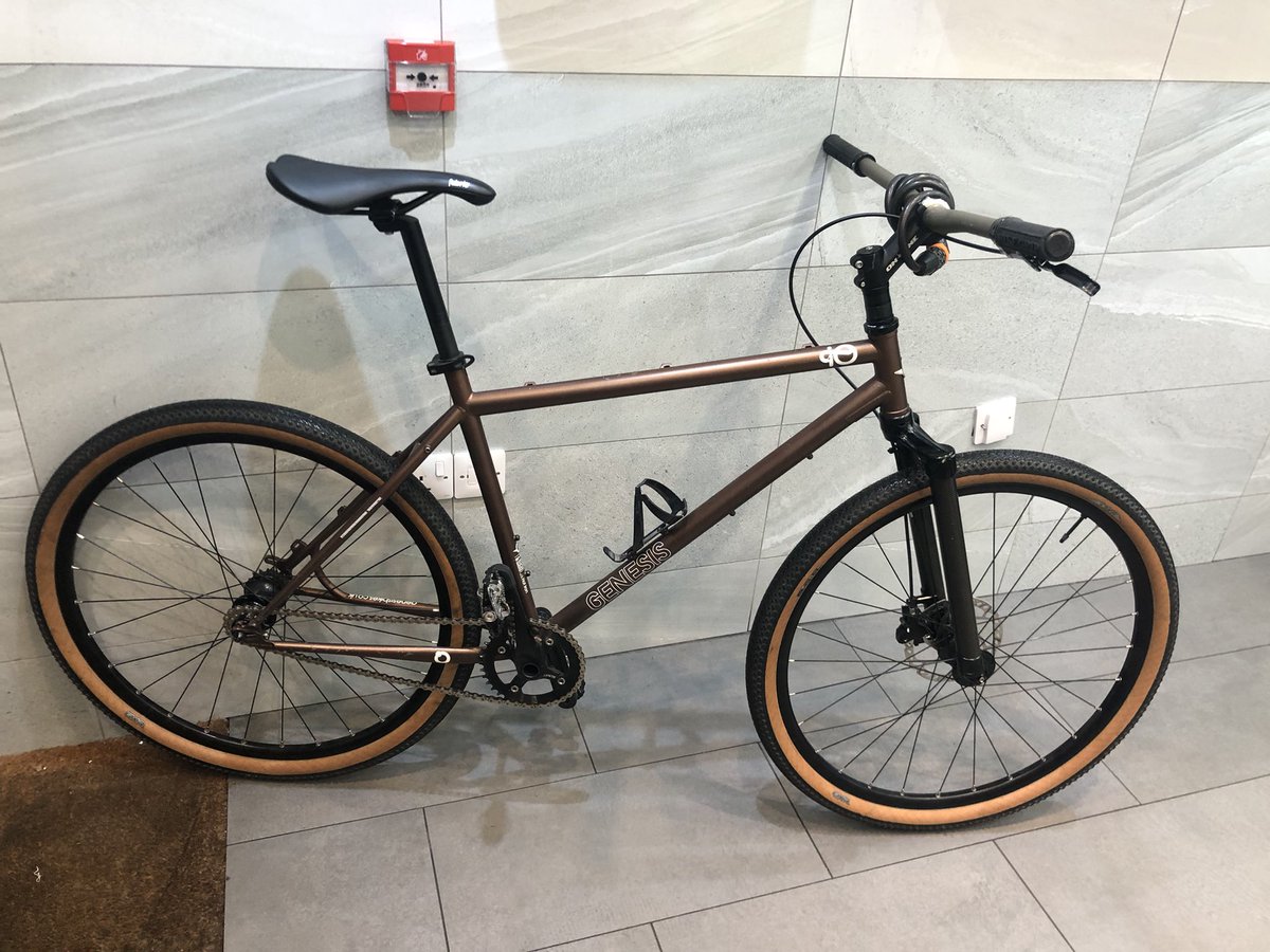 theo_goff's tweet image. @StolenRide - My bronze coloured Genesis IO single speed was stolen today (21/02/2025) in Lavender hill, Battersea. It was a custom build with Exotic forks and Renthal wide bars. please help 🤞