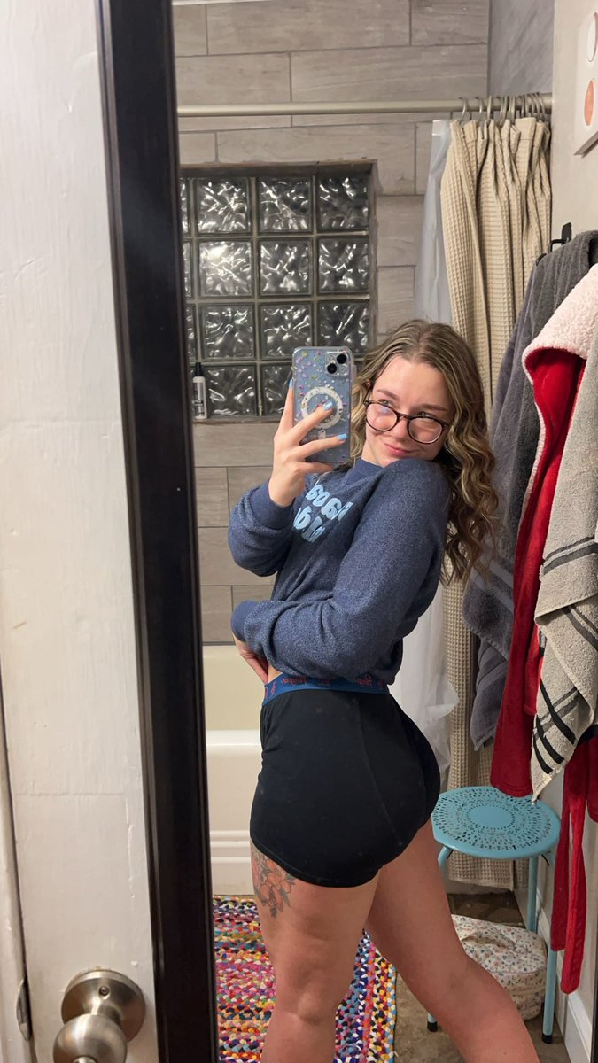 Honey Bear tweet media