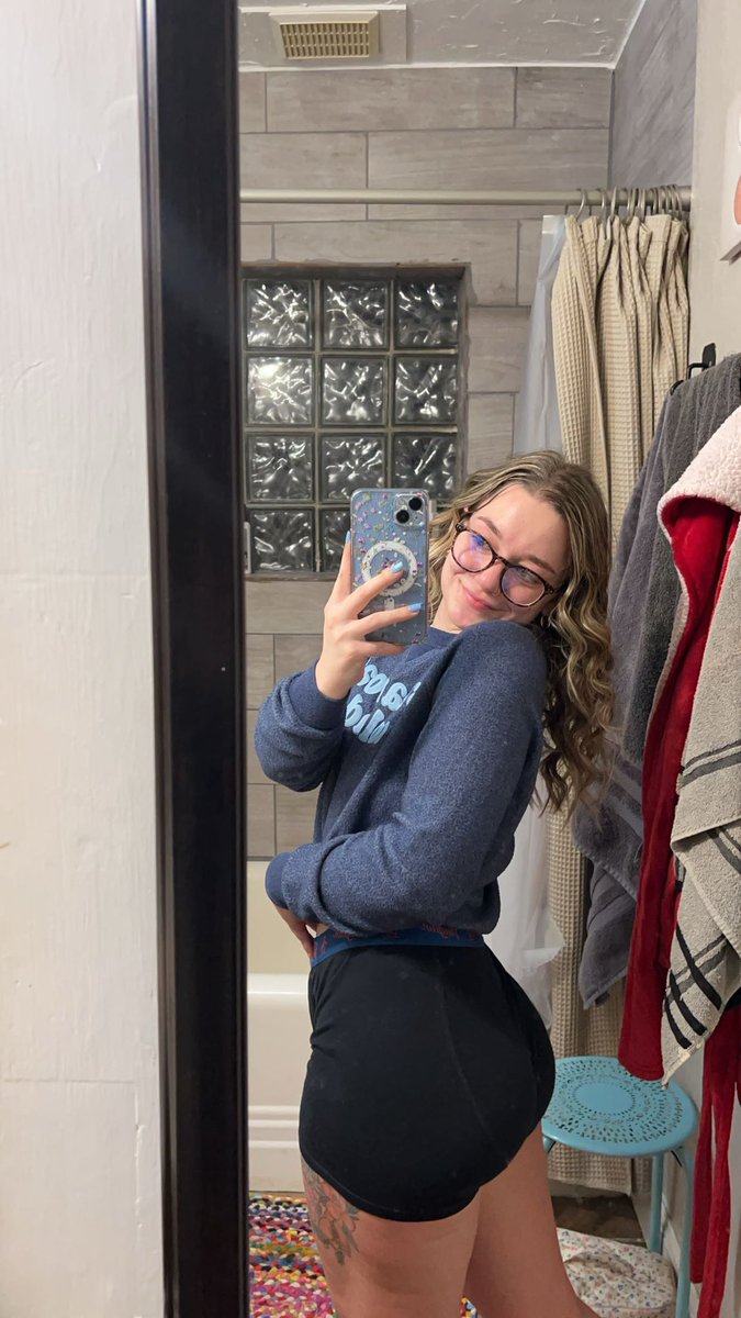 Honey Bear tweet media