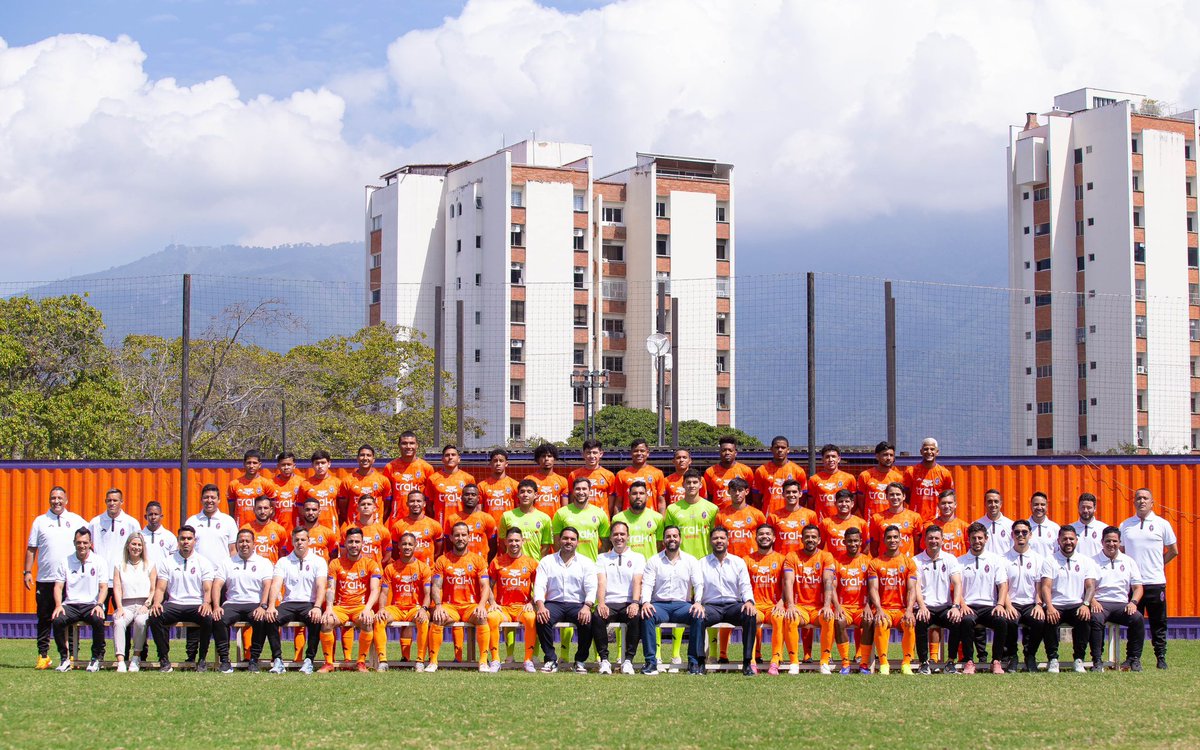 La plantilla que defenderá nuestros colores. 🍊

🔛#SiempreNaranja.

#VamosLaGuaira #LigaBancoDeVenezuela