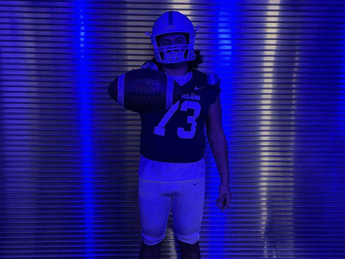 cjraamoss's tweet photo. Thank you @UNEfootball for having me on campus today. Had an amazing time touring your campus, facility, and meeting the coaches. 
@CoachLichten @TimViall @Coach_ARob_ @CoachTrevT @CoachMRodman @CoachDise https://t.co/K4WdjO7AFO
