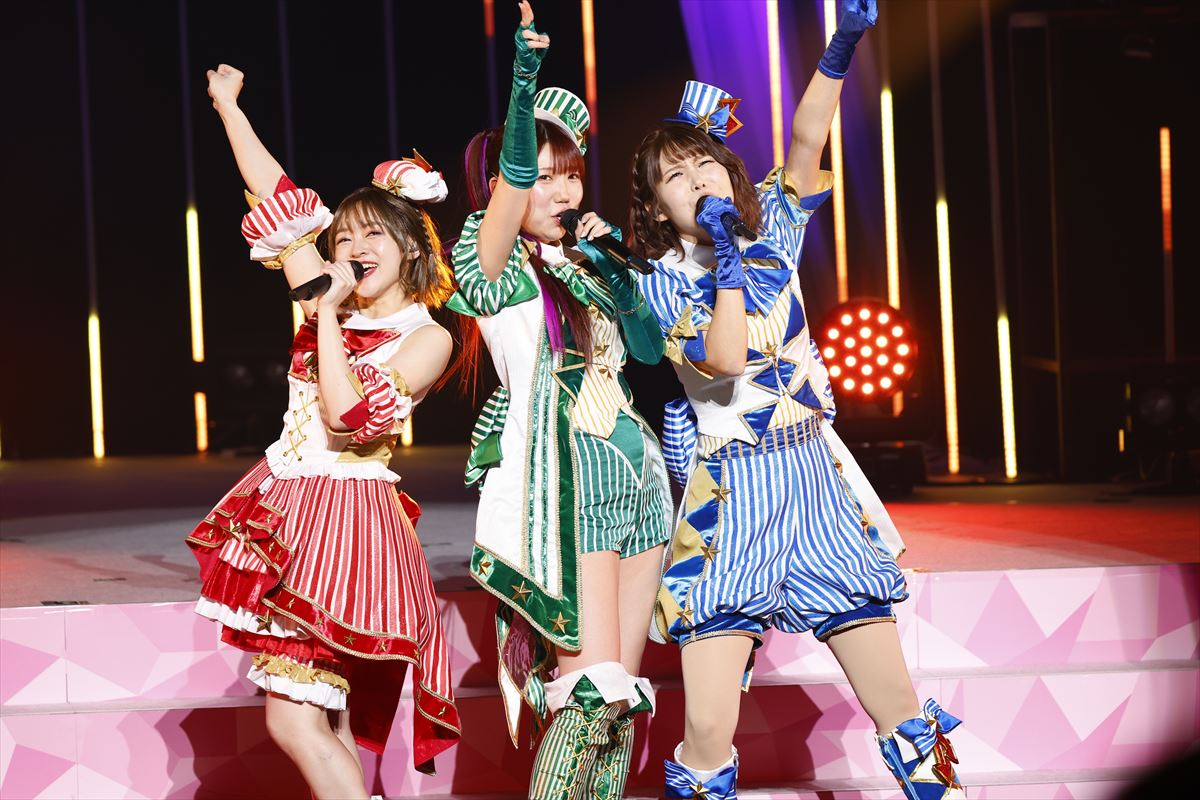 PrettySeriesPR's tweet photo. 【#pripara】
／
#プリパラサンキューライブ
 💗アーカイブ配信中!!💗
＼

DressingPafé 久しぶりの3人揃ってのライブ🎤✨️
沢山のご声援ありがとうございました🙌

期間中何度でもお楽しみください💘

📺アーカイブ配信はこちら
https://t.co/Z77xfnjnby