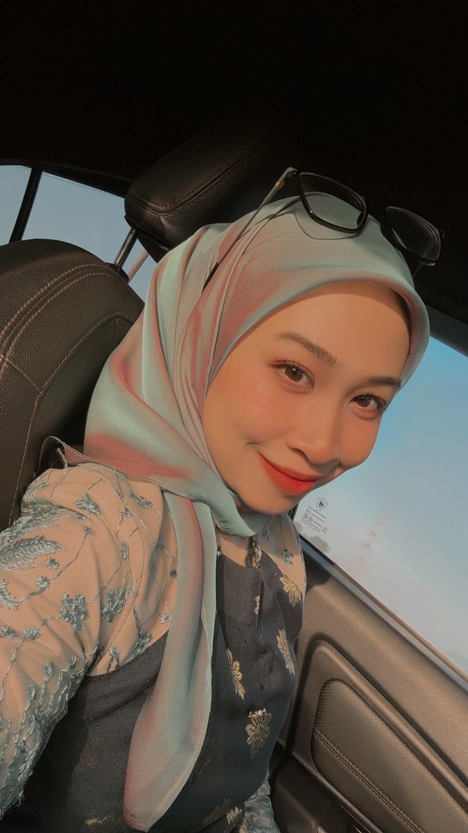 nooradrinaaaa's tweet photo. Tudung shimmer shimmer https://t.co/B6g23m3AoW https://t.co/7JNp4gziMg
