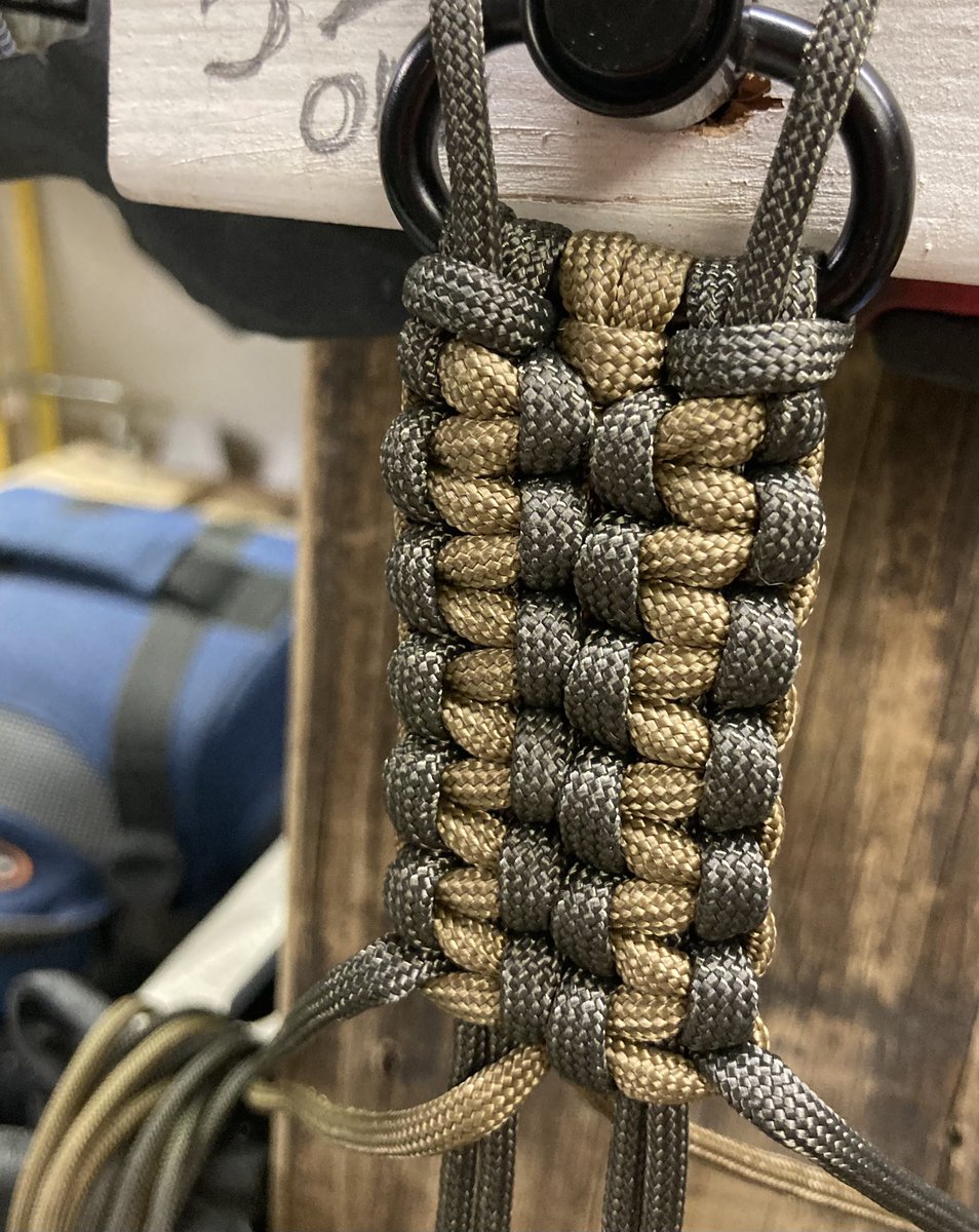 EmperorDE5IGN's tweet image. OLIVE DRAB X COYOTE TAN
custom order
#etsyshop #emperordesign #paracord