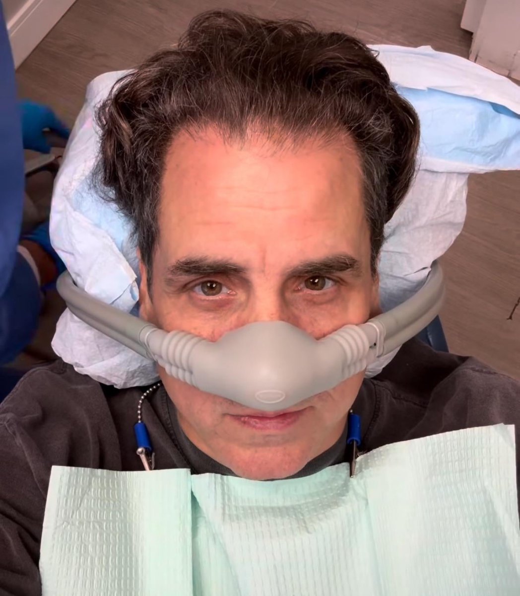 GoodAssSub's tweet image. Don’t worry guys, Mike Dean is gonna save Ye from nitrous

Wait…