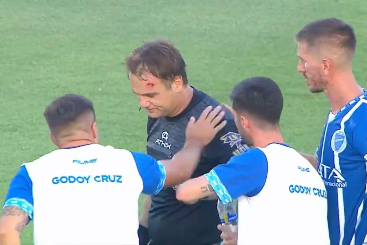 Godoy Cruz fue castigado por la AFA con quita de puntos, una multa millonaria y varios partidos sin público lanacion.com.ar/deportes/futbo…