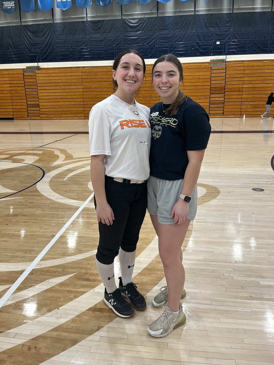 leahgraceh08's tweet photo. Went to a shepherd camp this past Saturday! I definitely learned new hitting drills to use in future! https://t.co/PElMDsDk0x