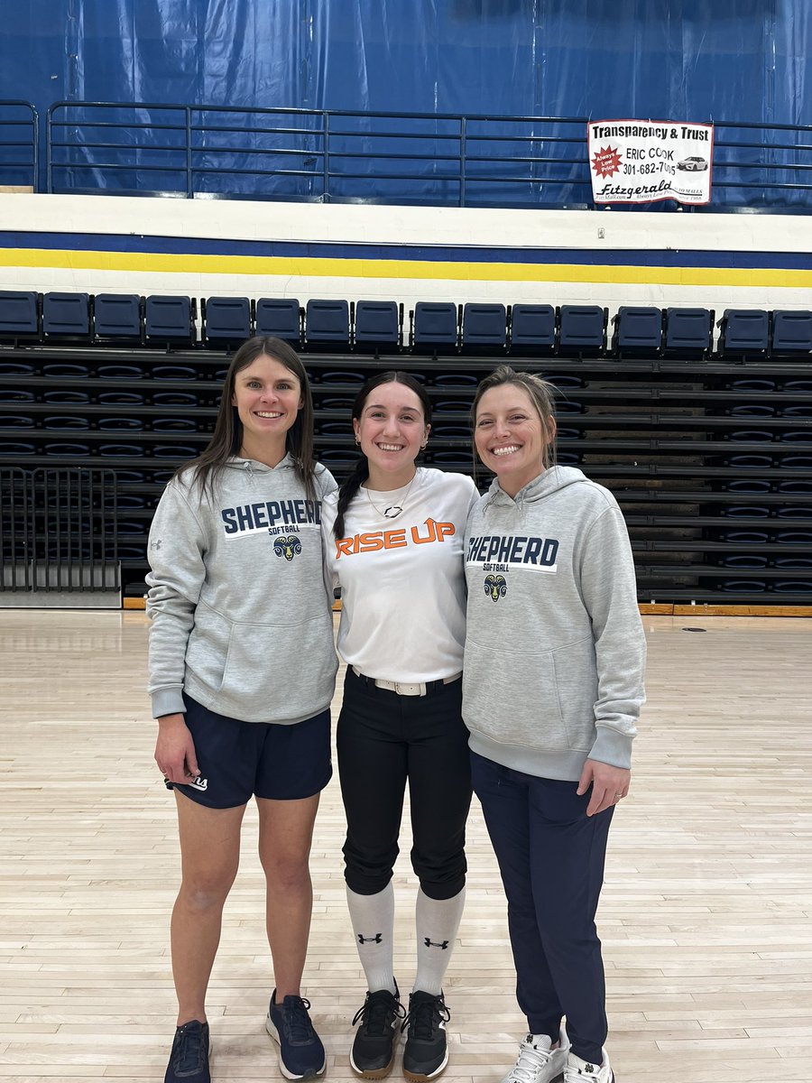 leahgraceh08's tweet photo. Went to a shepherd camp this past Saturday! I definitely learned new hitting drills to use in future! https://t.co/PElMDsDk0x