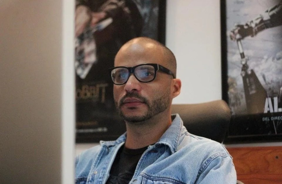 ¡Atención Urgente! El periodista, mi compañero de la patilla Rory
Branker fue secuestrado por funcionarios del SEBIN cuando se disponía llegar a su vivienda. Esbirros entraron a su casa y se llevaron computadoras entre otras pertenencias. Se desconoce dónde lo tienen.