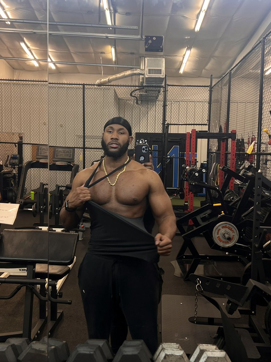 TjStephens23's tweet photo. 🤝🏾 https://t.co/0LU4lVQxNl