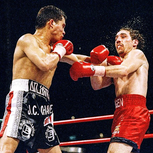 TheFightCity's tweet image. "That straight right again and Haugen is on the ropes. Does he know it’s coming? In some strange way, does he want it to come?" It was #OnThisDay, a huge crowd at Azteca Stadium sees Chavez punish Haugen. Check it out: thefightcity.com/february-20-19… #Boxing #History #Mexico #OTD