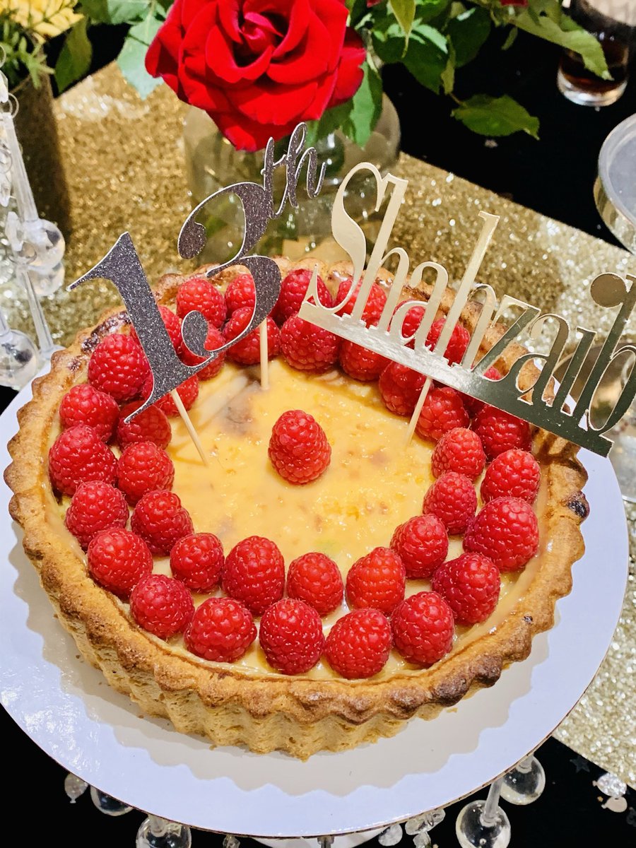 CyeimaS's tweet photo. Dessert table
#birthday
#DessertTime
#DessertTable https://t.co/tR7DTneS2P
