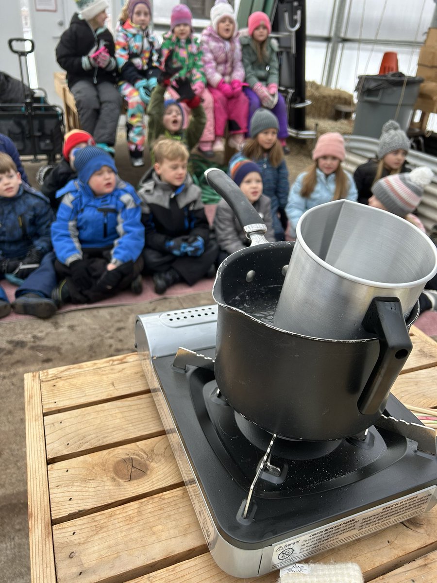 Sheiladokter's tweet photo. We were learning about solids and liquids today as we melted wax and made candles! Thank you Merideth Steenwyk for helping us out! @hcmaroons @GentexCorp #DokterFirstGrade #FirstGradeScience https://t.co/t76TbOUuXd
