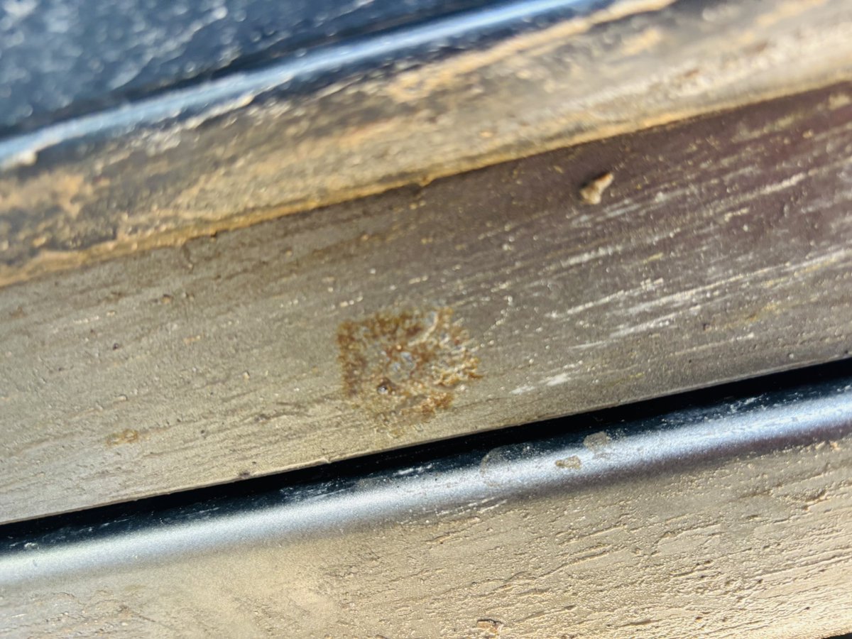 Ravinder_____'s tweet image. Disappointed with the paint quality of my swift car—already rusting in just 3 years! Expected better durability from a trusted brand. @Maruti_Corp , any solution for this? #MarutiSuzuki #RustIssues "