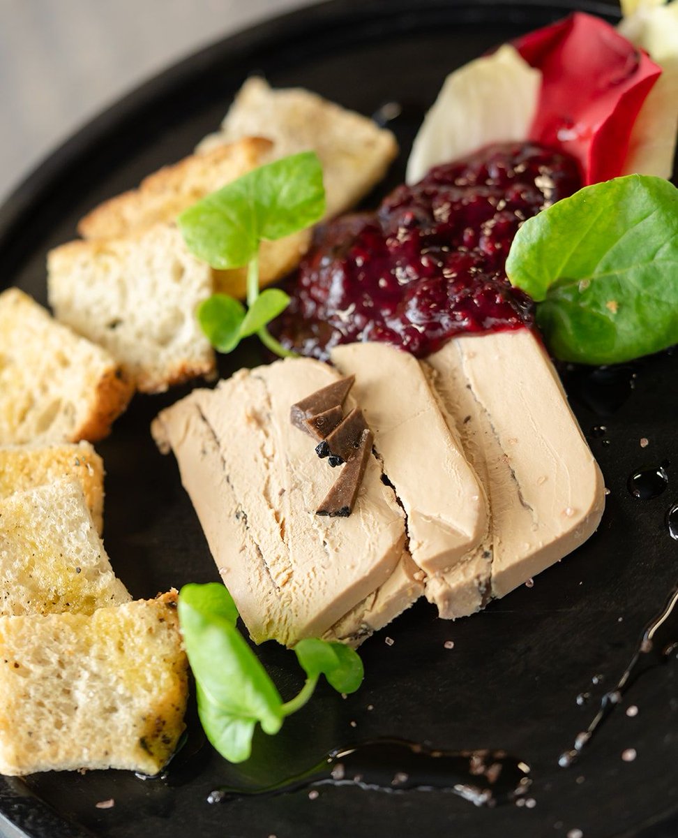 TastingRoomSLC's tweet image. Our foie gras and truffle mousse is smooth, rich, and perfectly balanced with berry compote—savory, sweet, and just the right touch of umami. A little indulgence goes a long way.

#thetastingroomslc #winebar #slcwinebar #downtownslc #slcnightlife #saltlakecityeats
