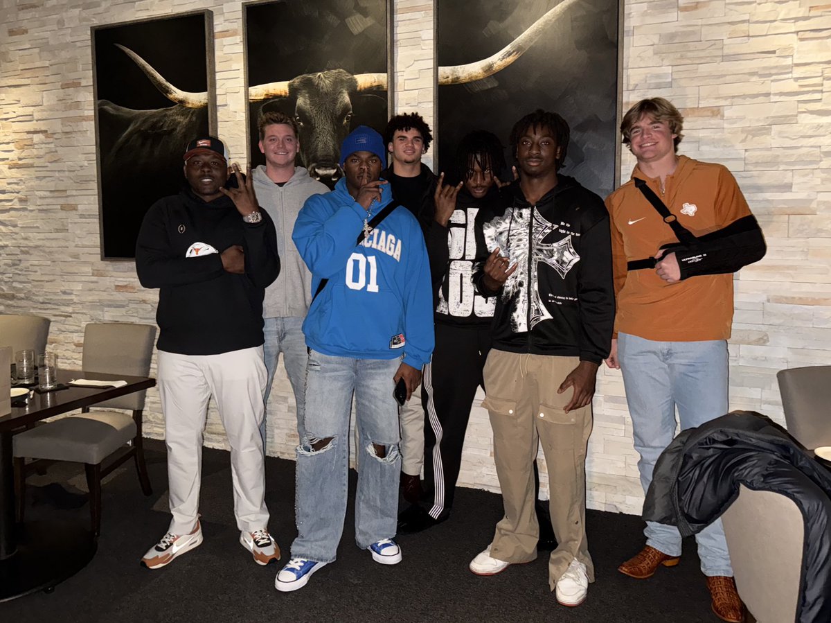 Break Bread. Family Rules. #DAWGS #Hookem