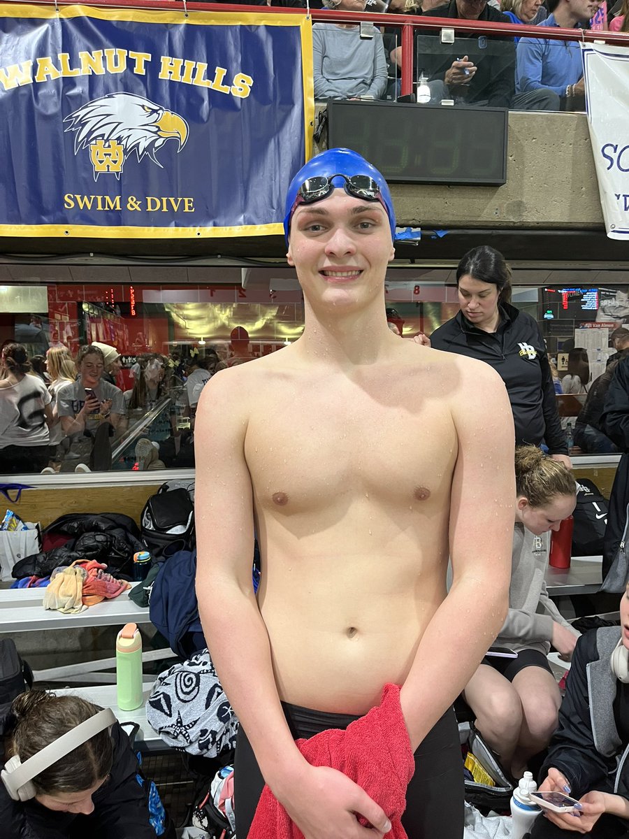 Congrats to Leo Gustavsson on his 100 Backstroke! He placed 5th with a time of 50.66. He qualified for Finals and broke his own School Record! Great job, Leo! #aquacavs