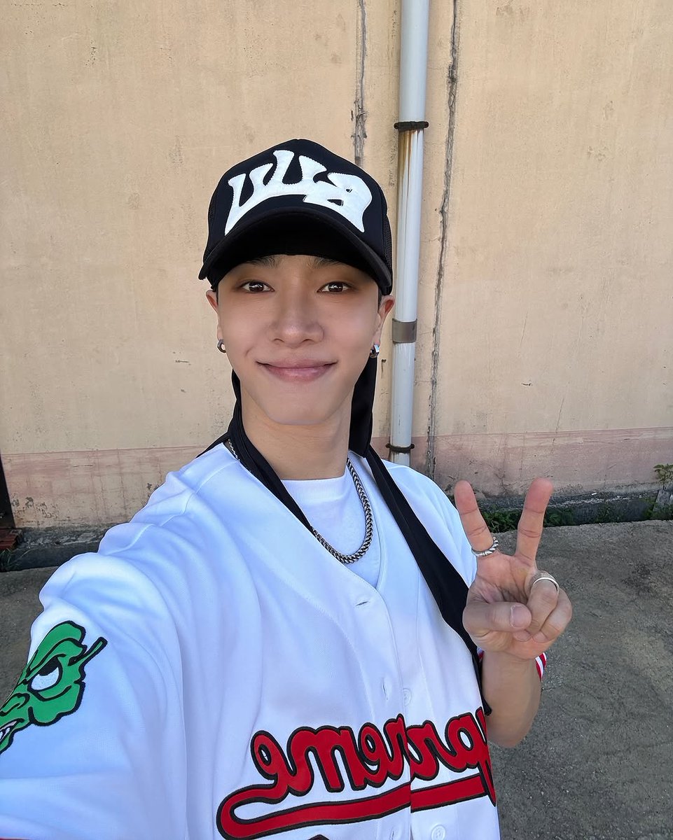 HI5HLI5HTPR's tweet photo. #HIGHLIGHT (#하이라이트) [Official Instagram Update]

💚

#비스트 #BEAST
#이기광 #LEEGIKWANG https://t.co/cM6cTKH00p